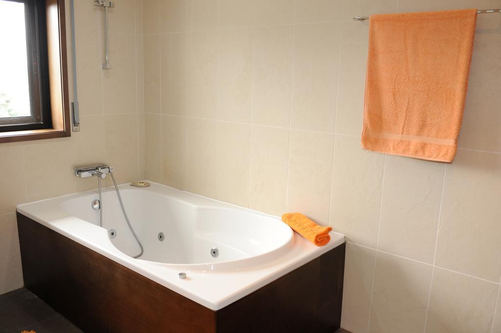 Casa Da Ribeira Apartment อาเวโร ภายนอก รูปภาพ